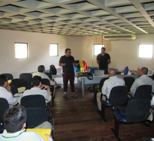 Taxistas participam de curso sobre direitos da comunidade LGBT no Pará